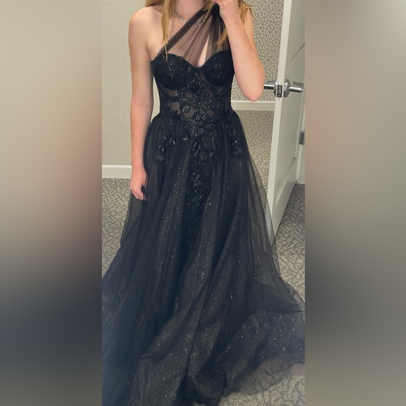 GB Dresses & Skirts - Elegant Black Formal Evening Dress